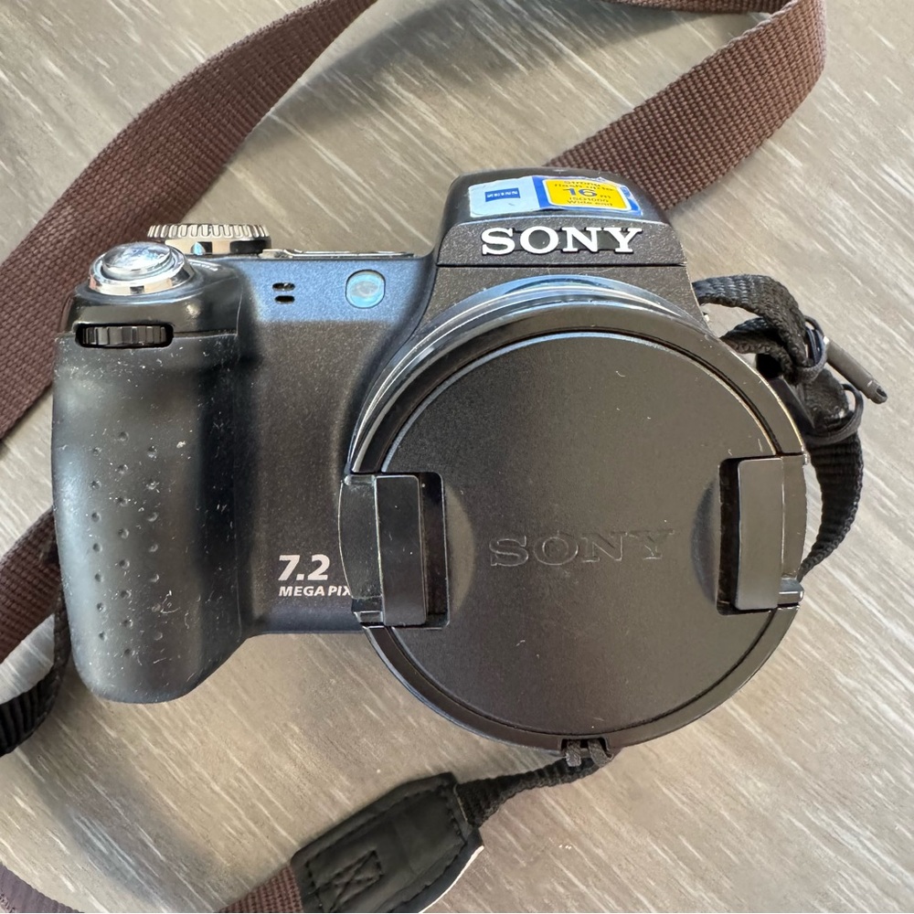 Sony Cyber-shot DSC-H5 Digital Camera-super steady Shot 12x -Selling For Parts